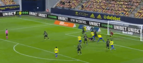 南安普敦圣徒觉醒圣玛丽球场痛击来访之敌  南安普敦圣徒觉醒圣玛丽球场痛击来访之敌